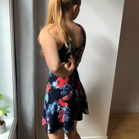 🌻2/$22🌻 Flower Patterned Dress 👗 - Picture 1 of 4